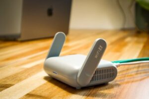 What Is a Dual-Band Router? How 2.4 GHz and 5 GHz Work